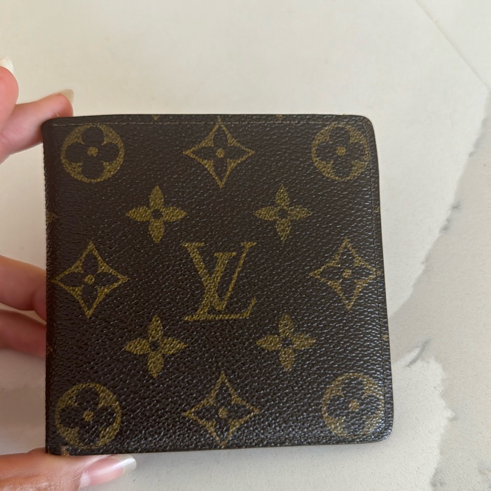 Louis Vuitton monogram men’s wallet authentic